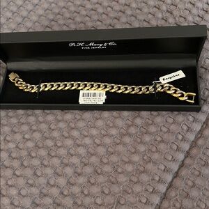 Gold tone ion plated stainless steel 8.5” long
10.50mm thick fold over clasp
